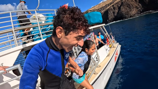 Play video: Molokini Crater Snorkeling