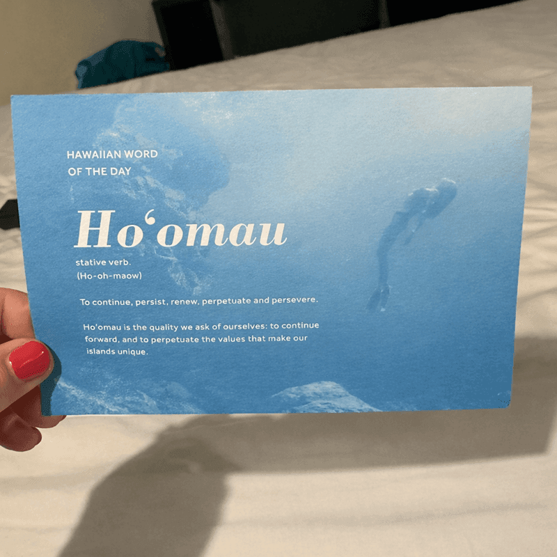 Bedeutung und Definition des hawaiianischen Wortes Ho'omau Karte mit dem hawaiianischen Wort des Tages: Ho'omau mit Definition von Ausdauer und Erneuerung